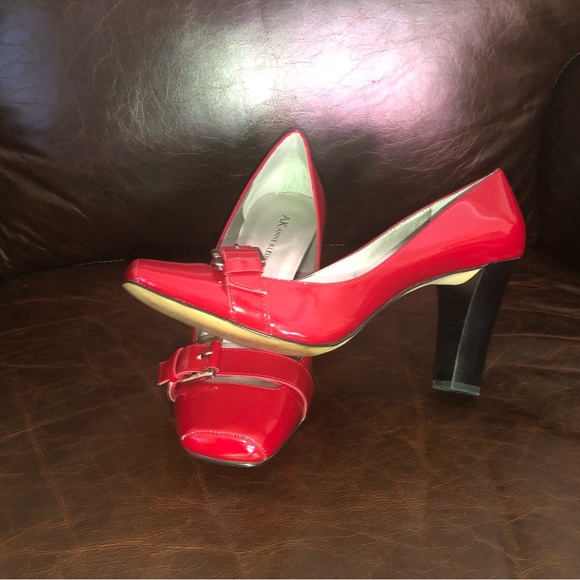 Red Heels - Picture 5 of 5